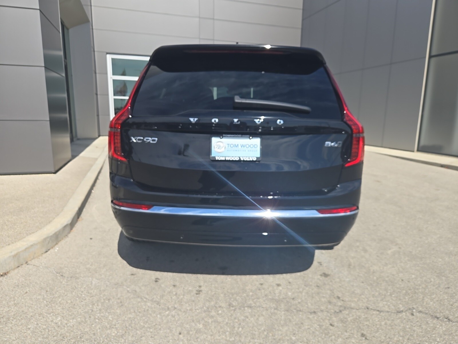 2025 Volvo XC90 Plus photo 3