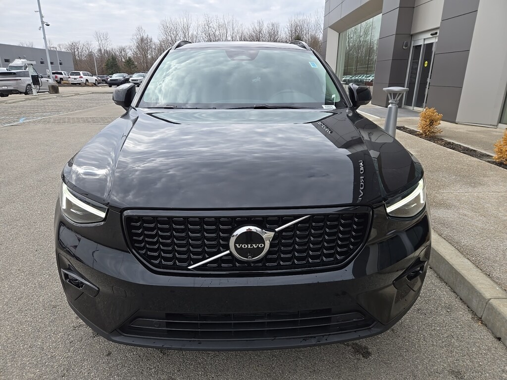 Used 2024 Volvo XC40 Ultimate SUV