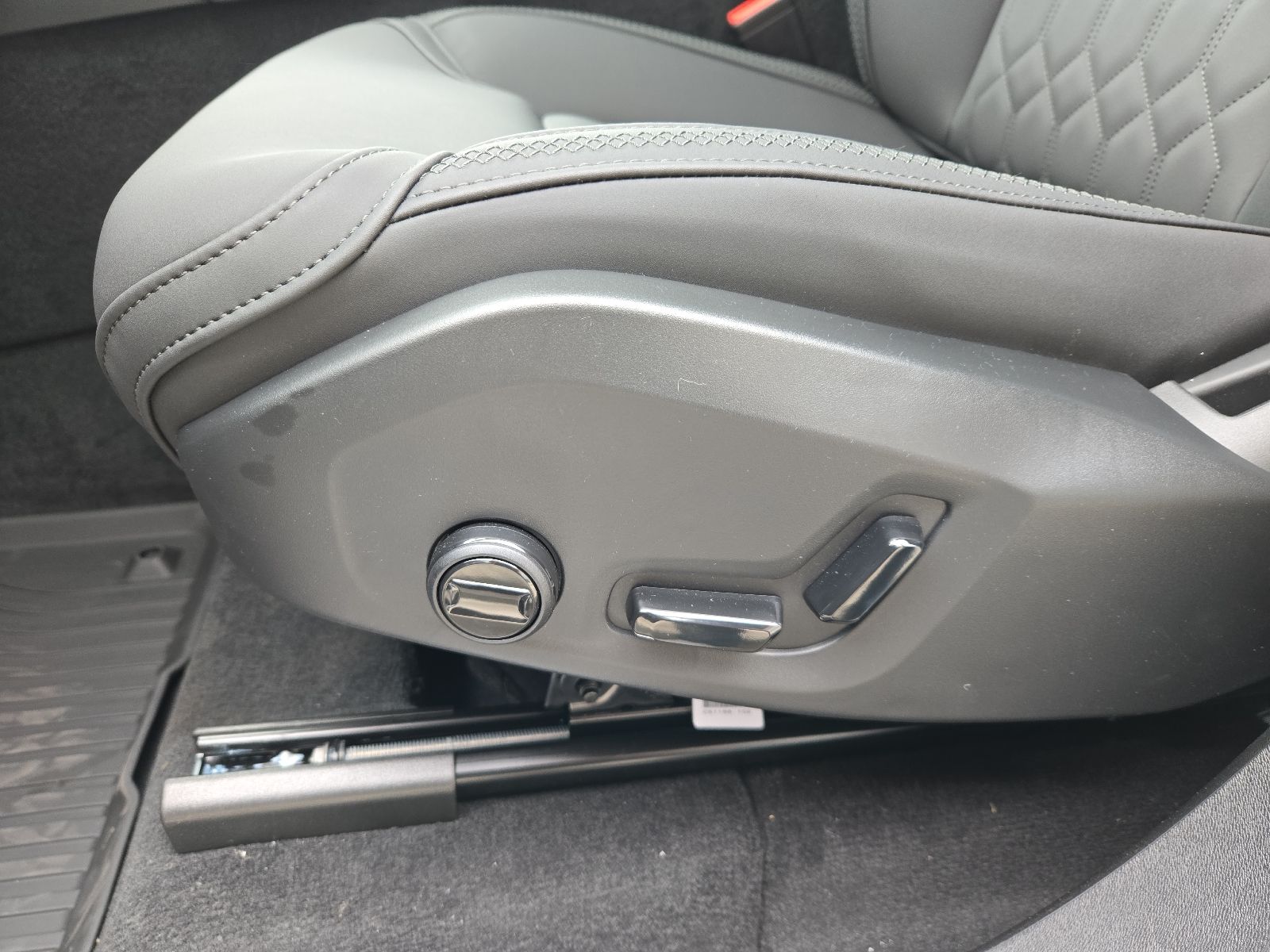 2026 Volvo XC90 Plus - Photo 24