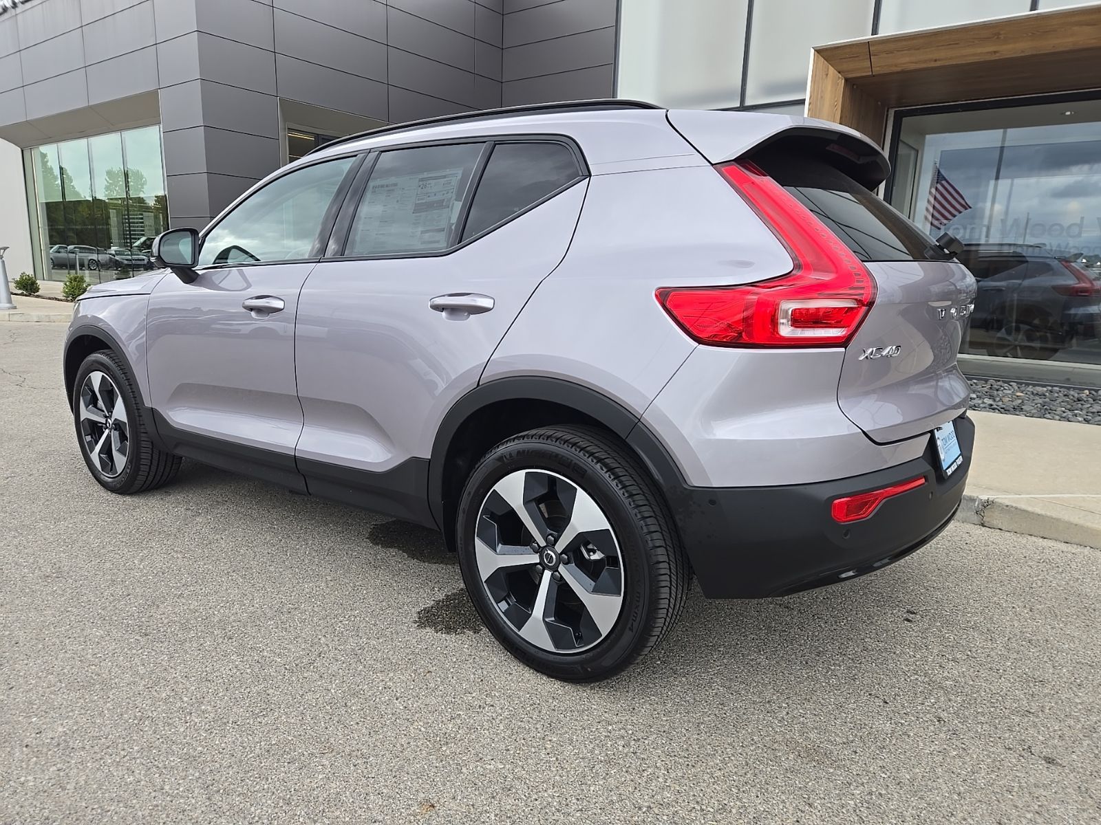 2026 Volvo XC40 Plus - Photo 8
