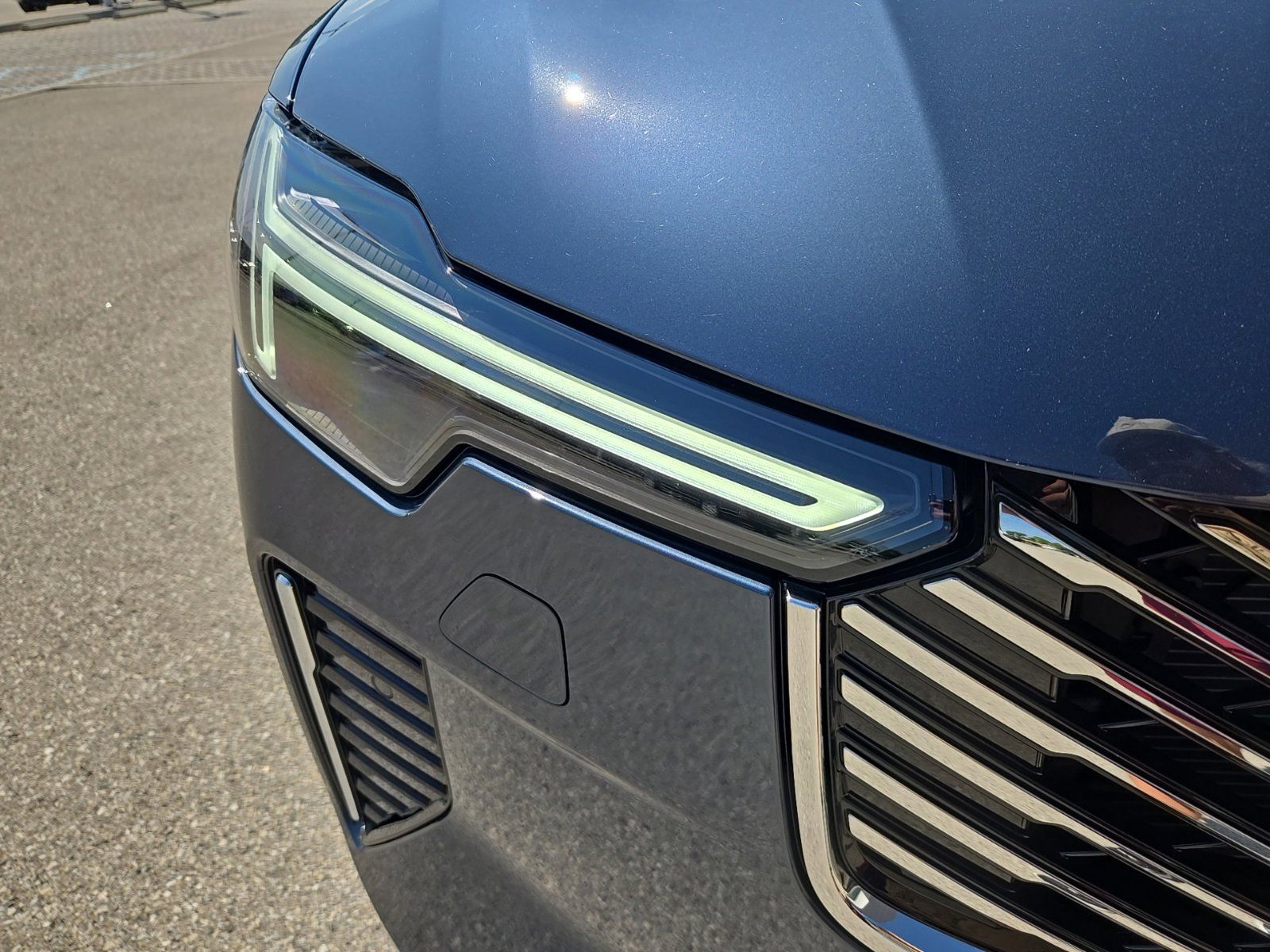 2026 Volvo XC90 Plus - Photo 16