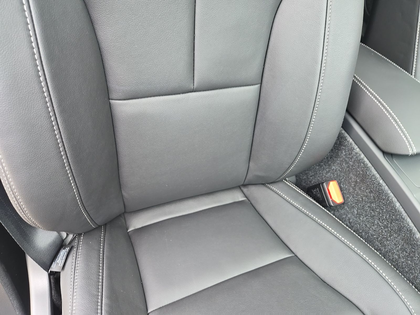 2026 Volvo XC40 Plus - Photo 27