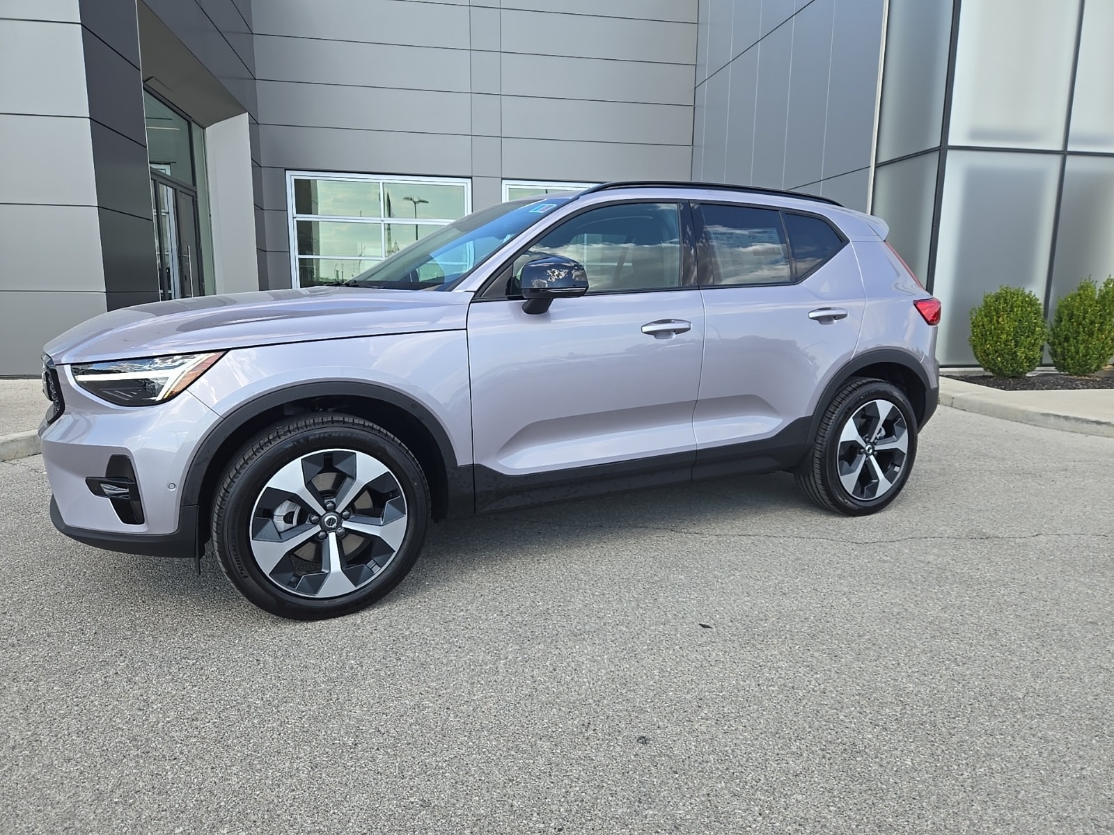2026 Volvo XC40 Plus's photo