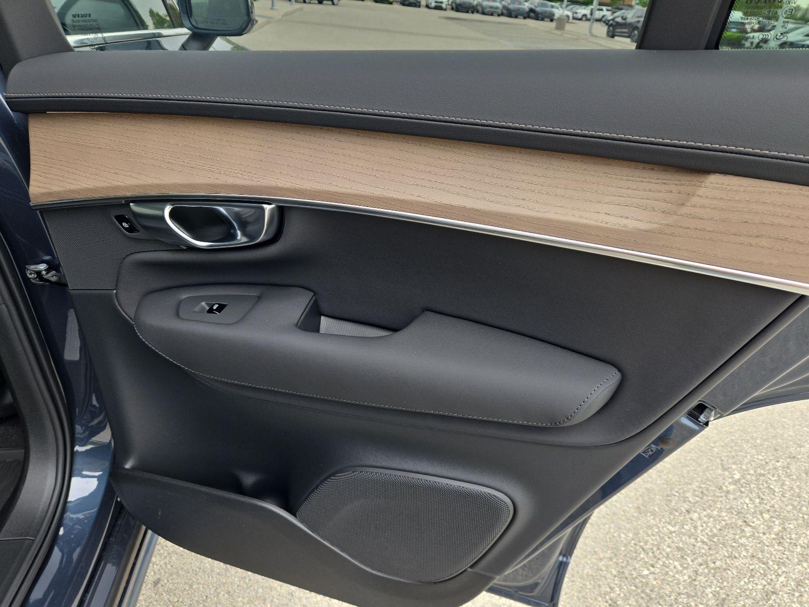 2026 Volvo XC90 Plus - Photo 32