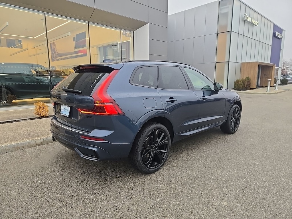 New 2026 Volvo XC60 B5 Ultra Black Edition SUV