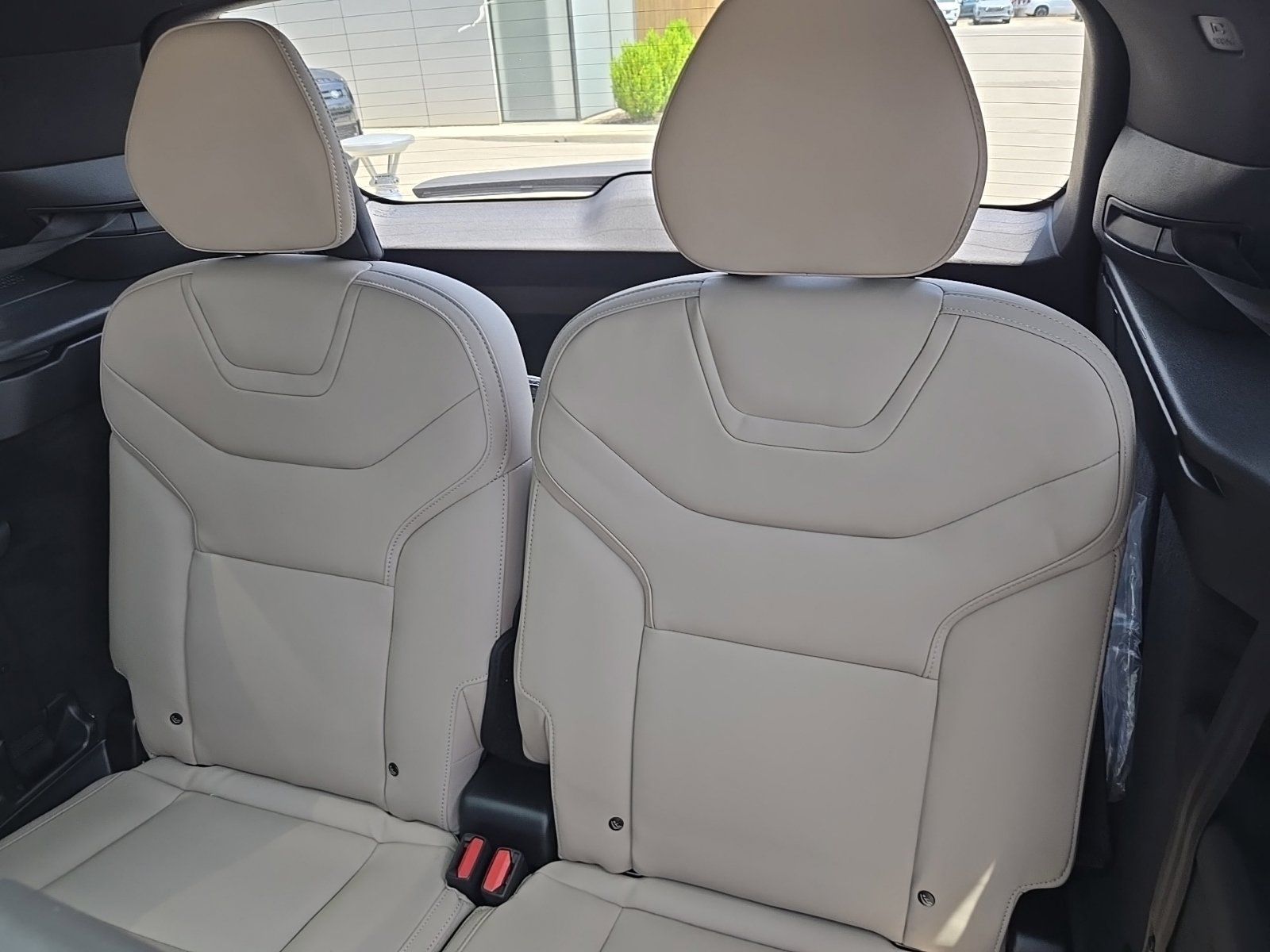 2025 Volvo EX90 Plus - Photo 13