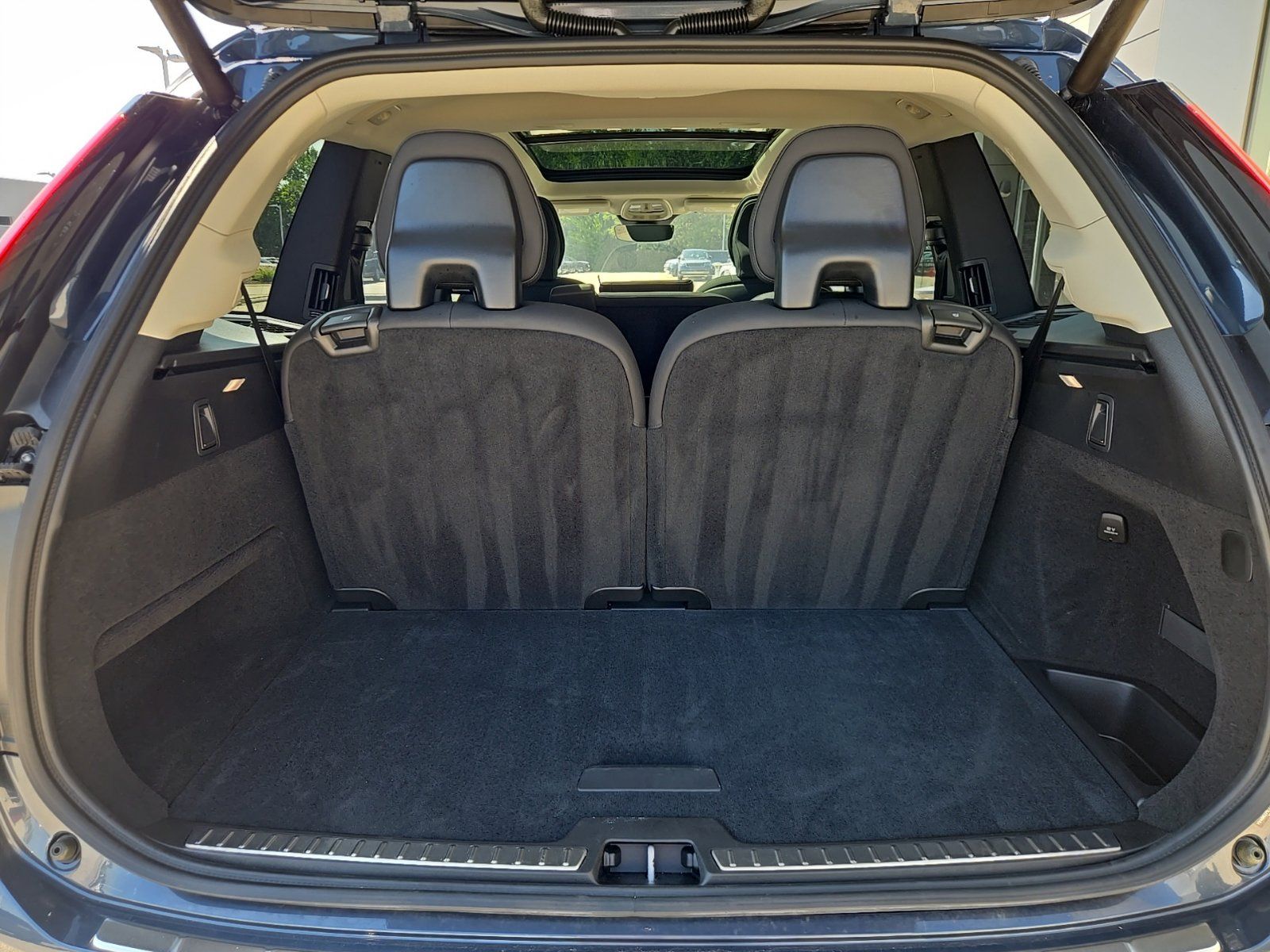 2026 Volvo XC90 Plus - Photo 12