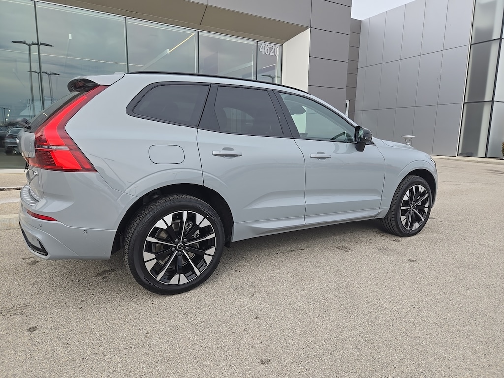 New 2026 Volvo XC60 plug-in hybrid T8 Plus SUV