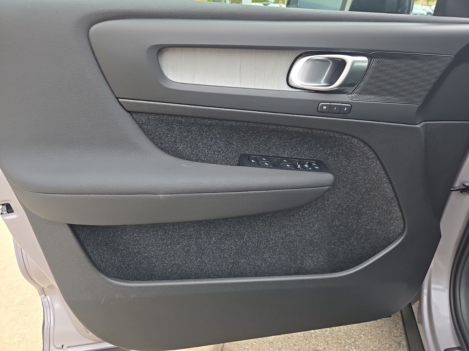 2026 Volvo XC40 Plus - Photo 22