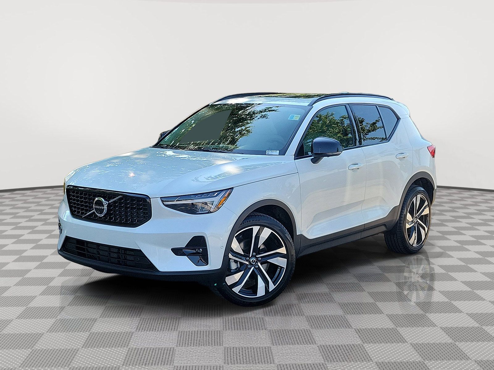 2026 Volvo XC40 B5 Plus AWD SUV