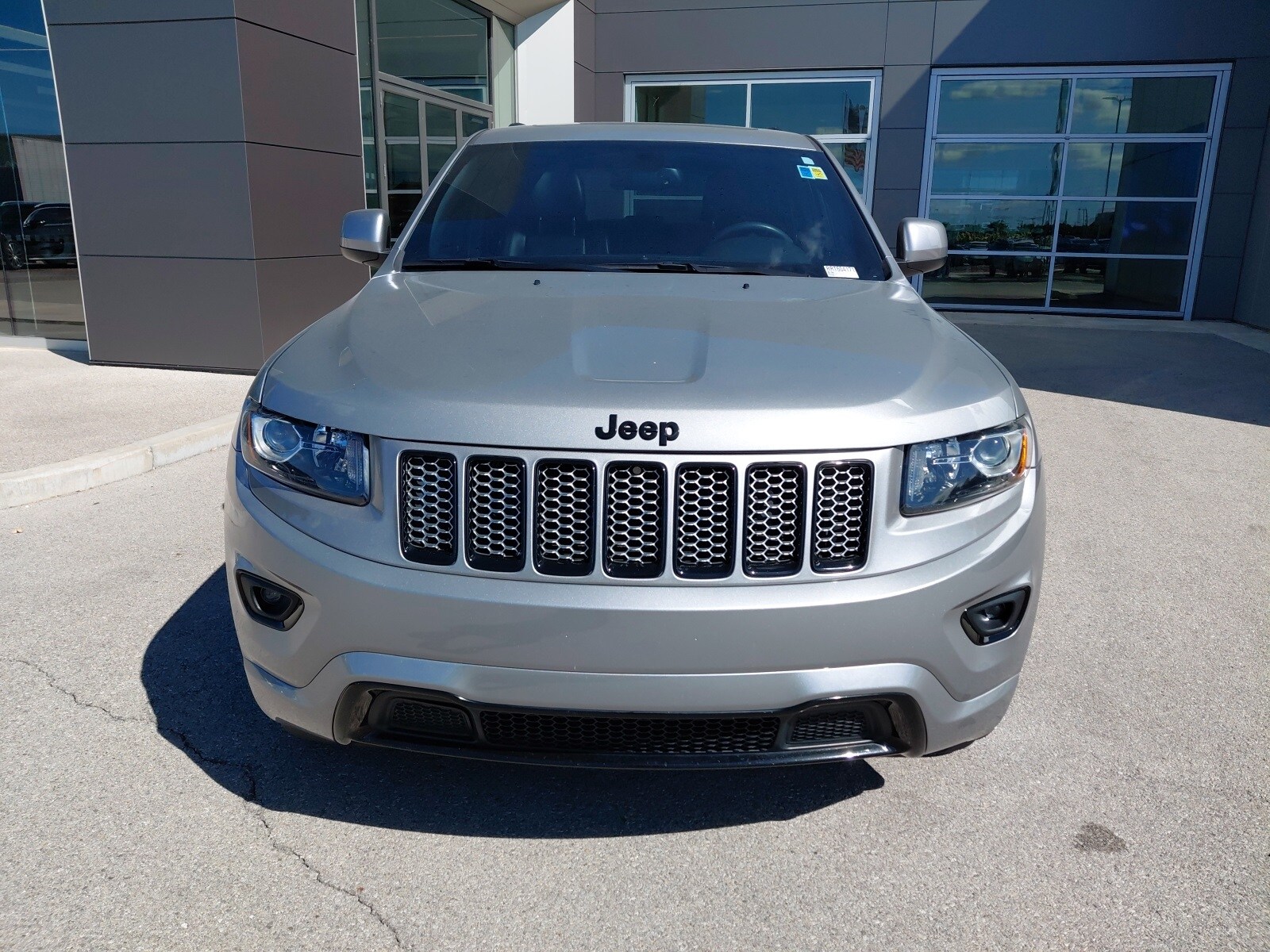 2015 Jeep Grand Cherokee Altitude photo 3