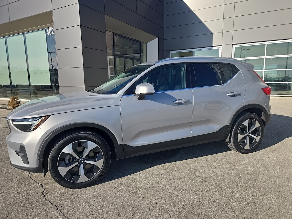 Certified 2025 Volvo XC40 B5 Plus Bright Theme SUV