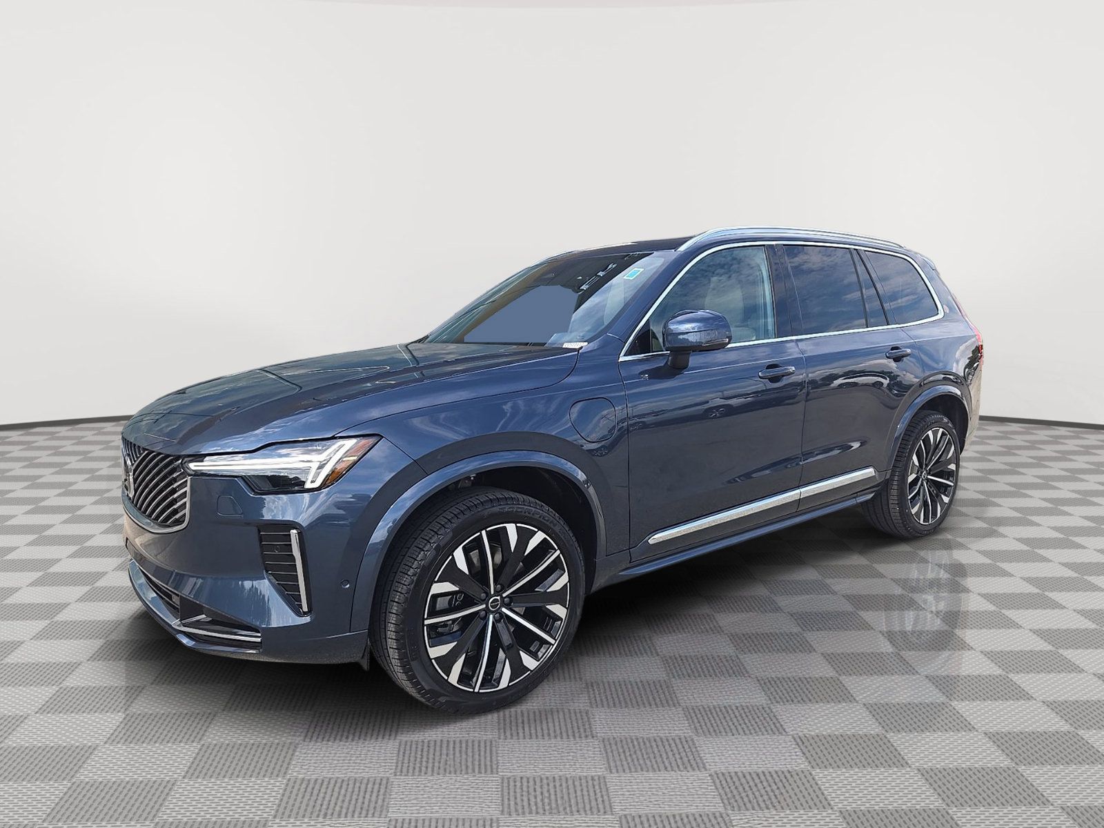 2026 Volvo XC90 plug-in hybrid T8 Plus 7-Seater