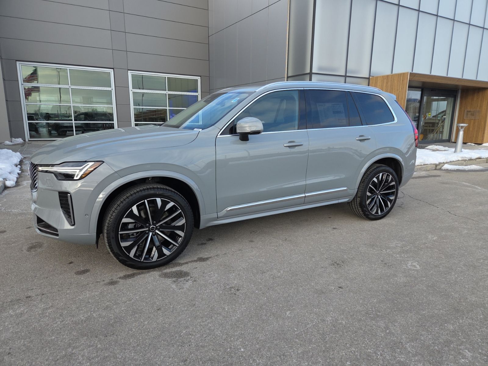 2026 Volvo XC90 B6 Plus Bright 7-Seater 4WD's photo