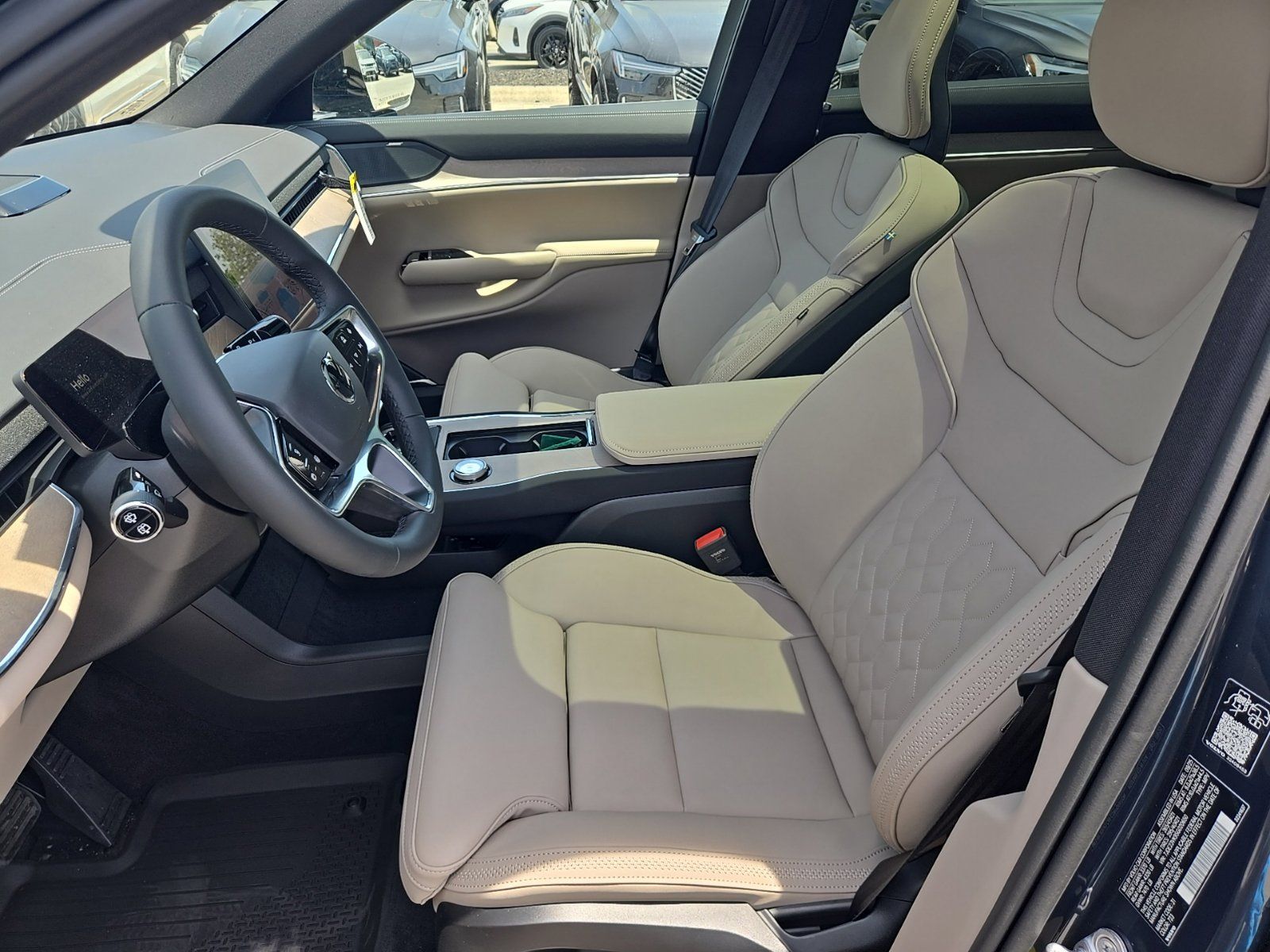2025 Volvo EX90 Plus - Photo 24