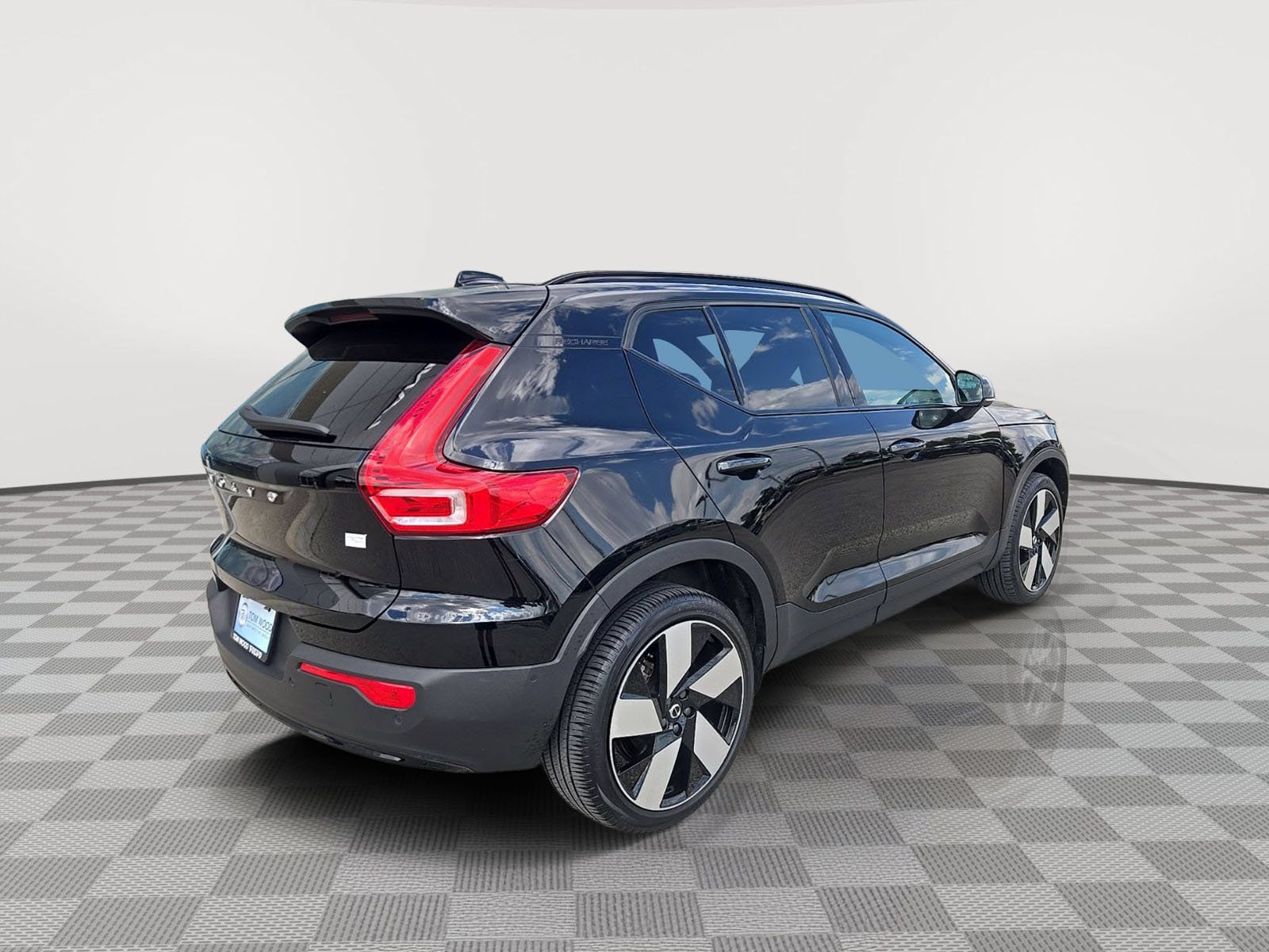 Used 2023 Volvo XC40 Ultimate with VIN YV4ED3UM7P2079882 for sale in Indianapolis, IN