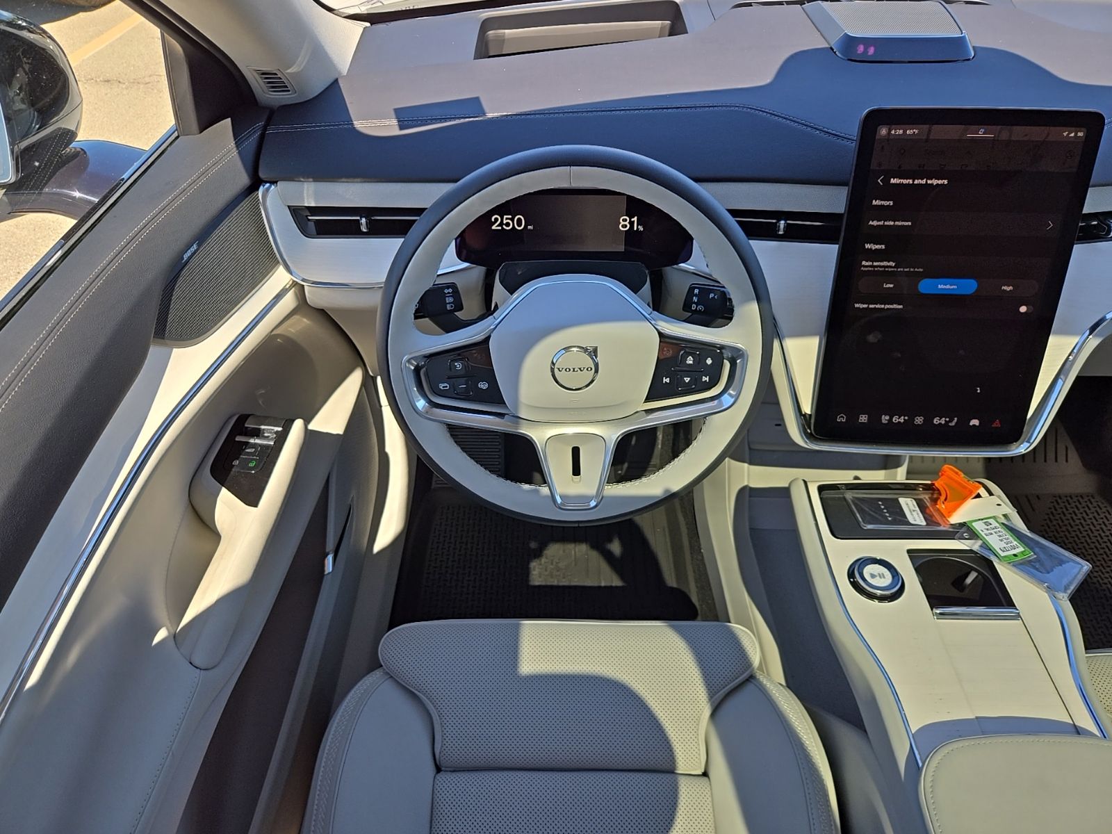 2025 Volvo EX90 Plus - Photo 33