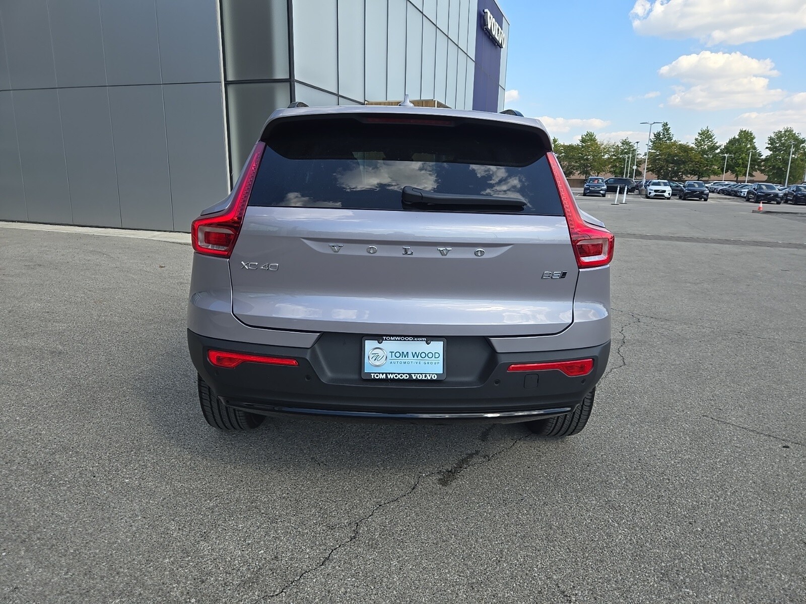 2026 Volvo XC40 Plus photo 3