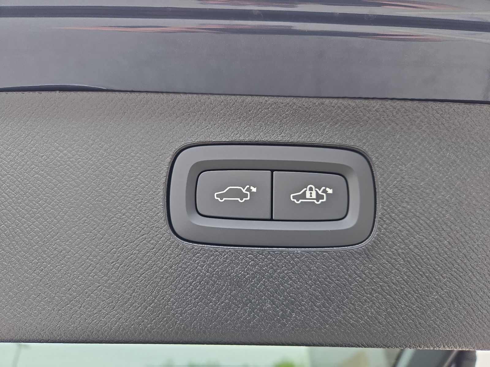 2026 Volvo XC90 Plus - Photo 16
