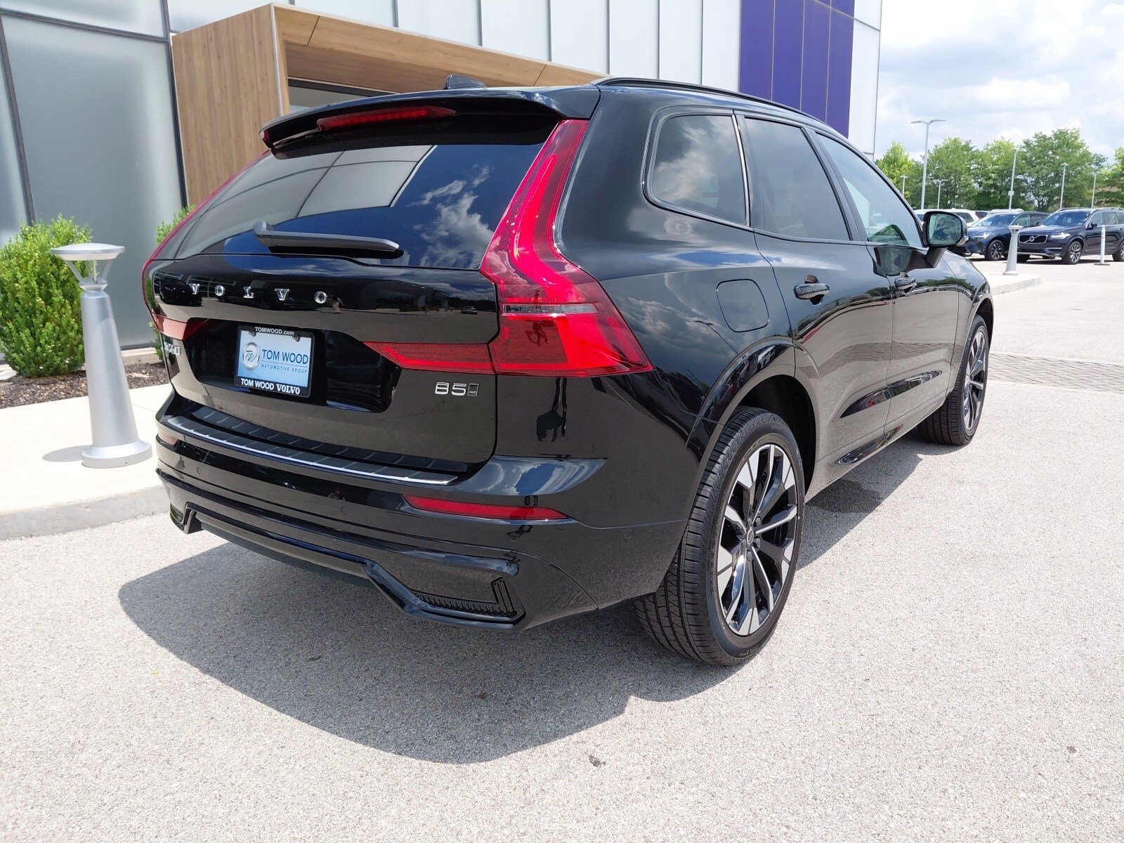 2026 Volvo XC60 Plus photo 2