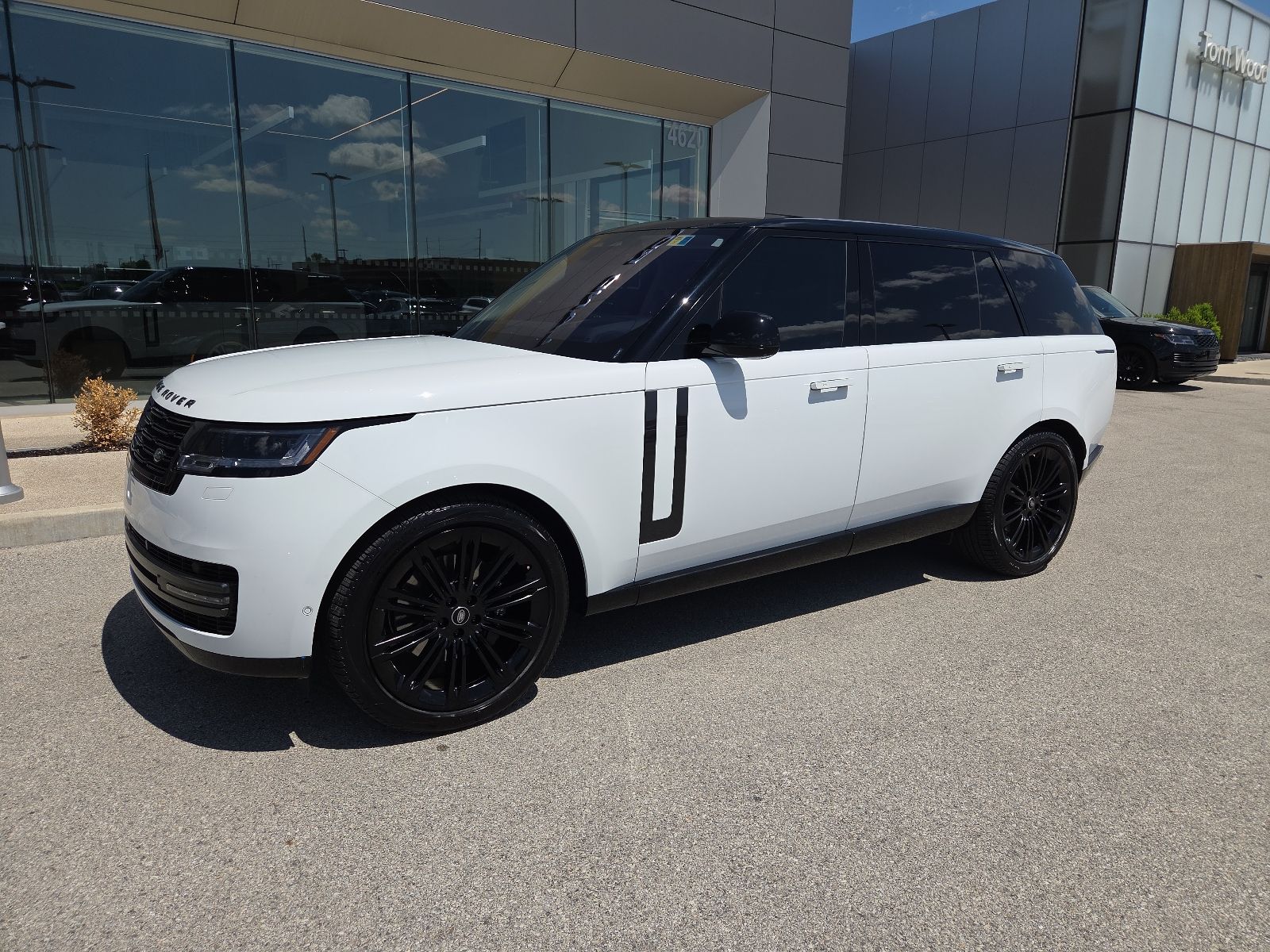 2023 Land Rover Range Rover 3.0 SE LWB 7's photo