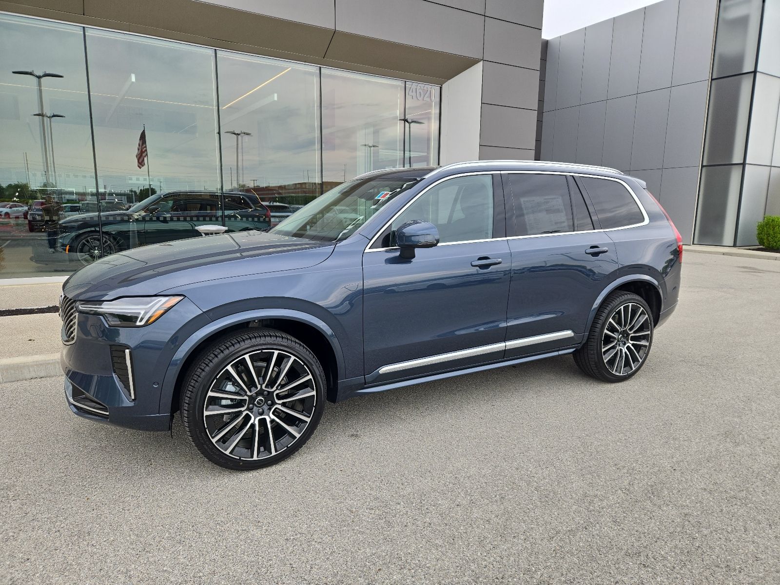 2026 Volvo XC90 B6 Plus Bright 7-Seater 4WD's photo