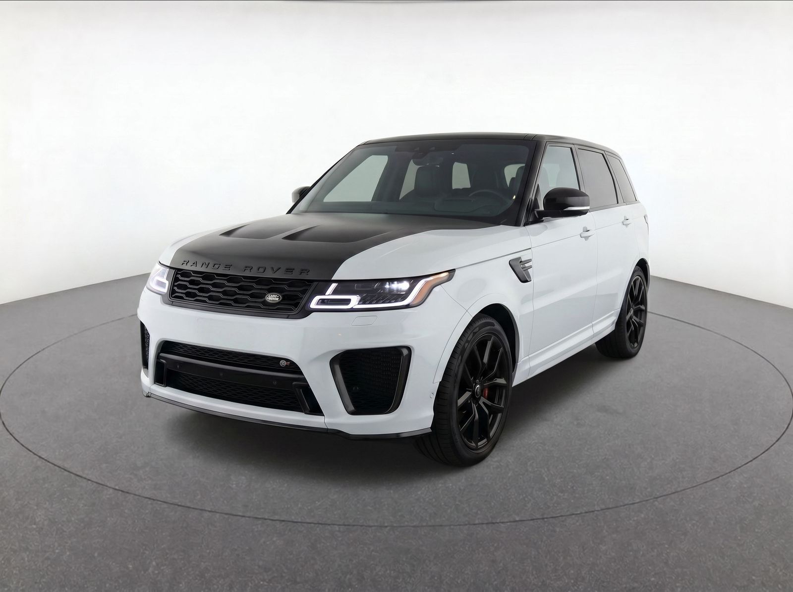 2019 Land Rover Range Rover Sport SVR 5.0's photo