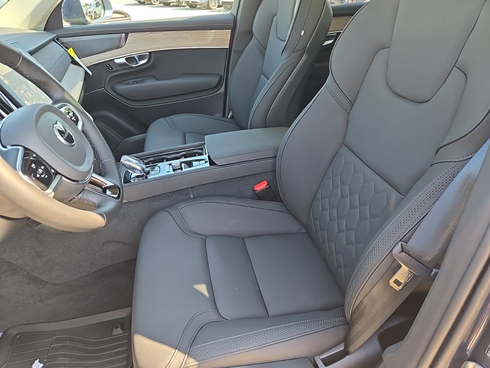 2026 Volvo XC90 Plus - Photo 21