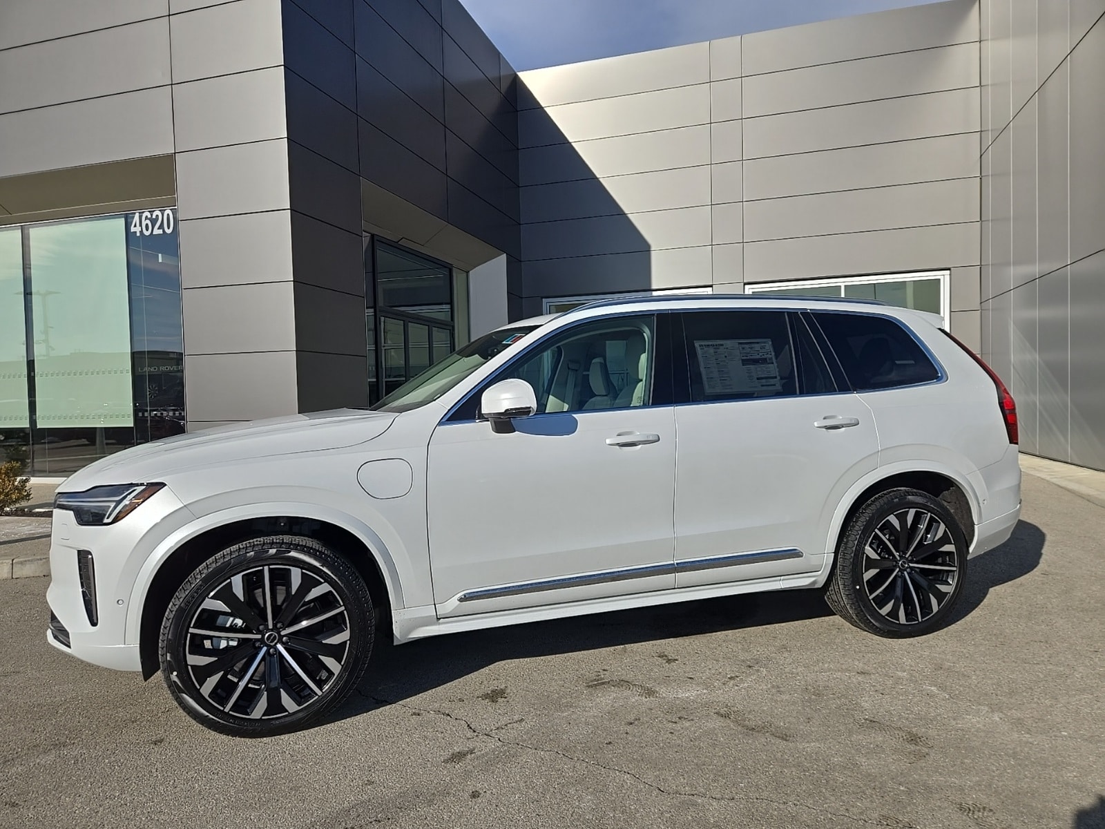 2026 Volvo XC90 Ultra's photo