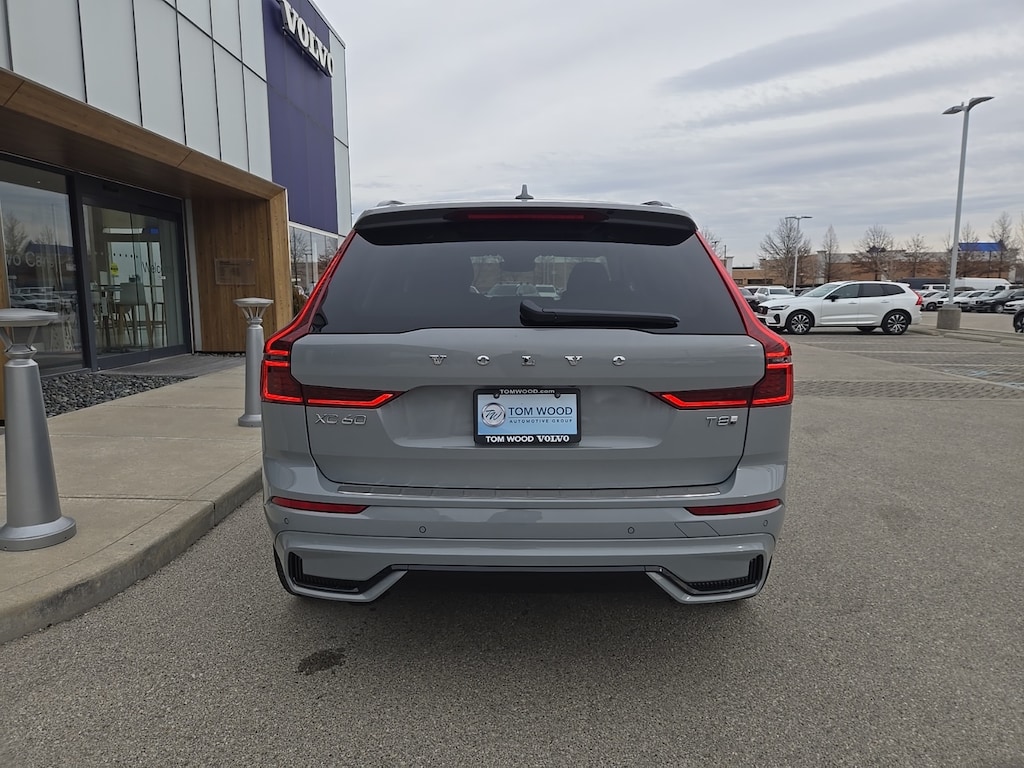 New 2026 Volvo XC60 plug-in hybrid T8 Ultra SUV