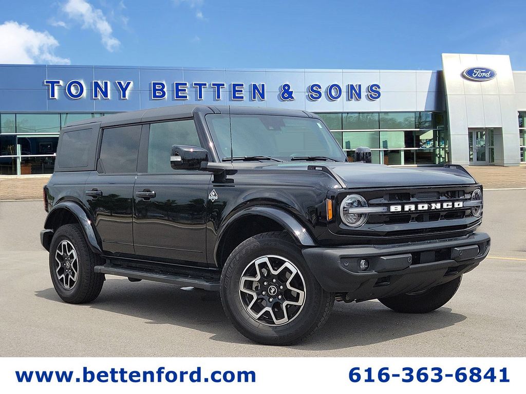 2024 Ford Bronco Outer Banks 4x4's photo