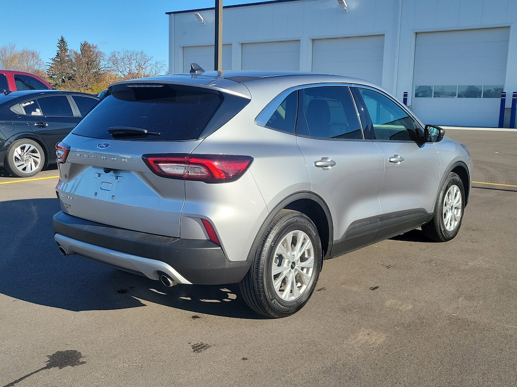 Used 2023 Ford Escape Active/ Cold Weather Pkg/ Alloys/ Camera/ Blis/ FWD
