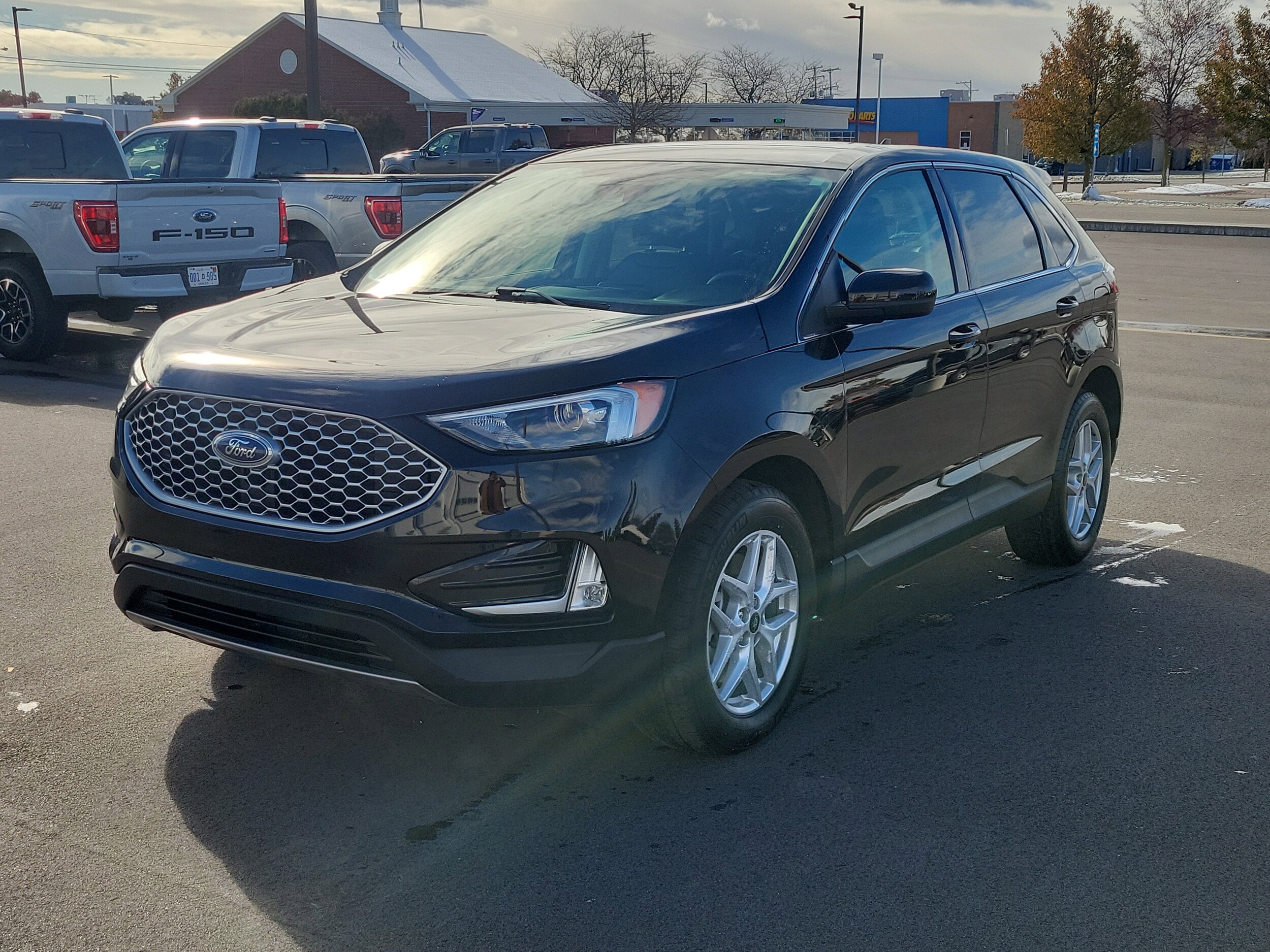 2024 Ford Edge SEL photo 2