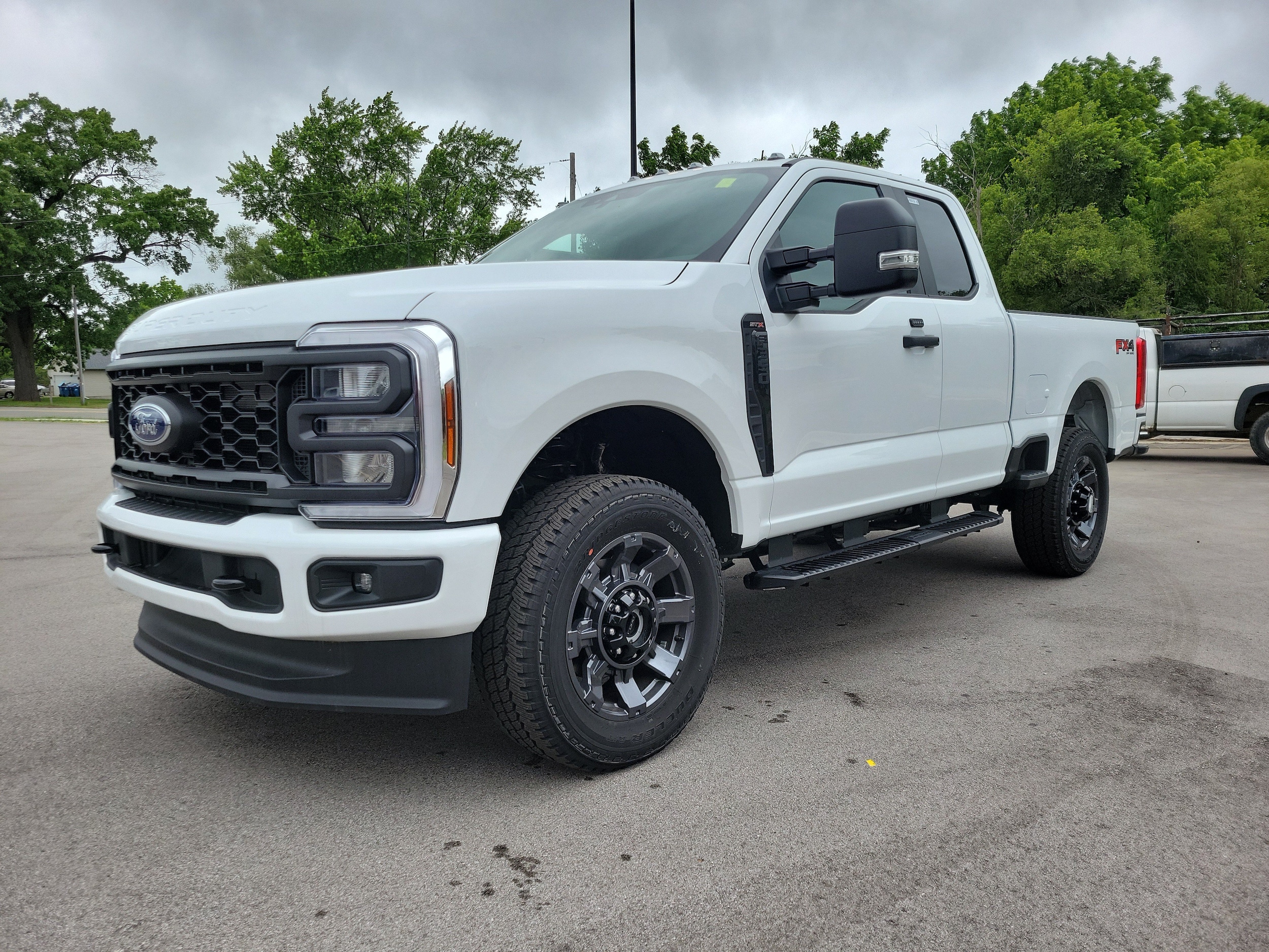 2026 Ford F-350 Super Duty XL - Photo 2