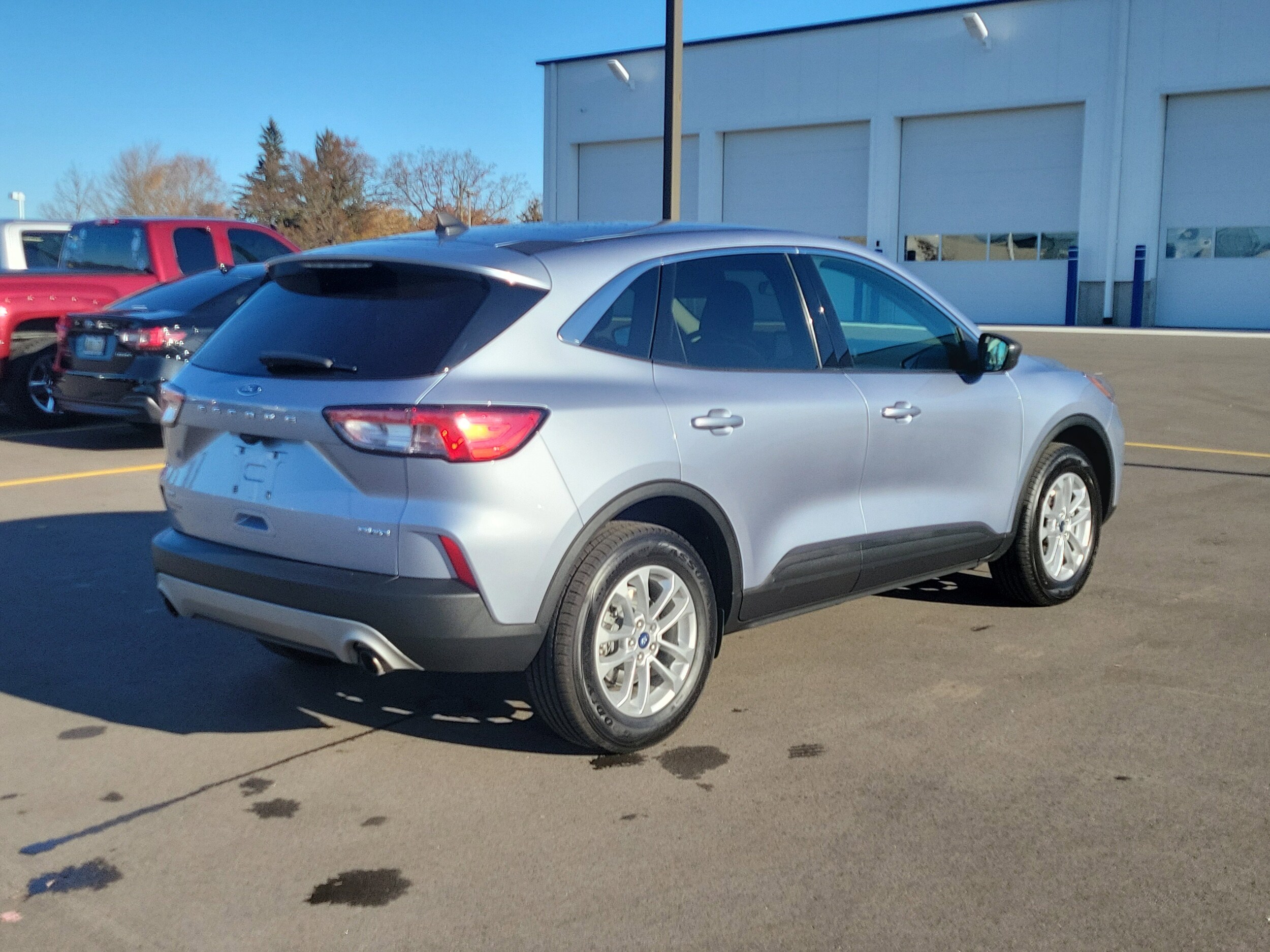 2022 Ford Escape SE photo 2
