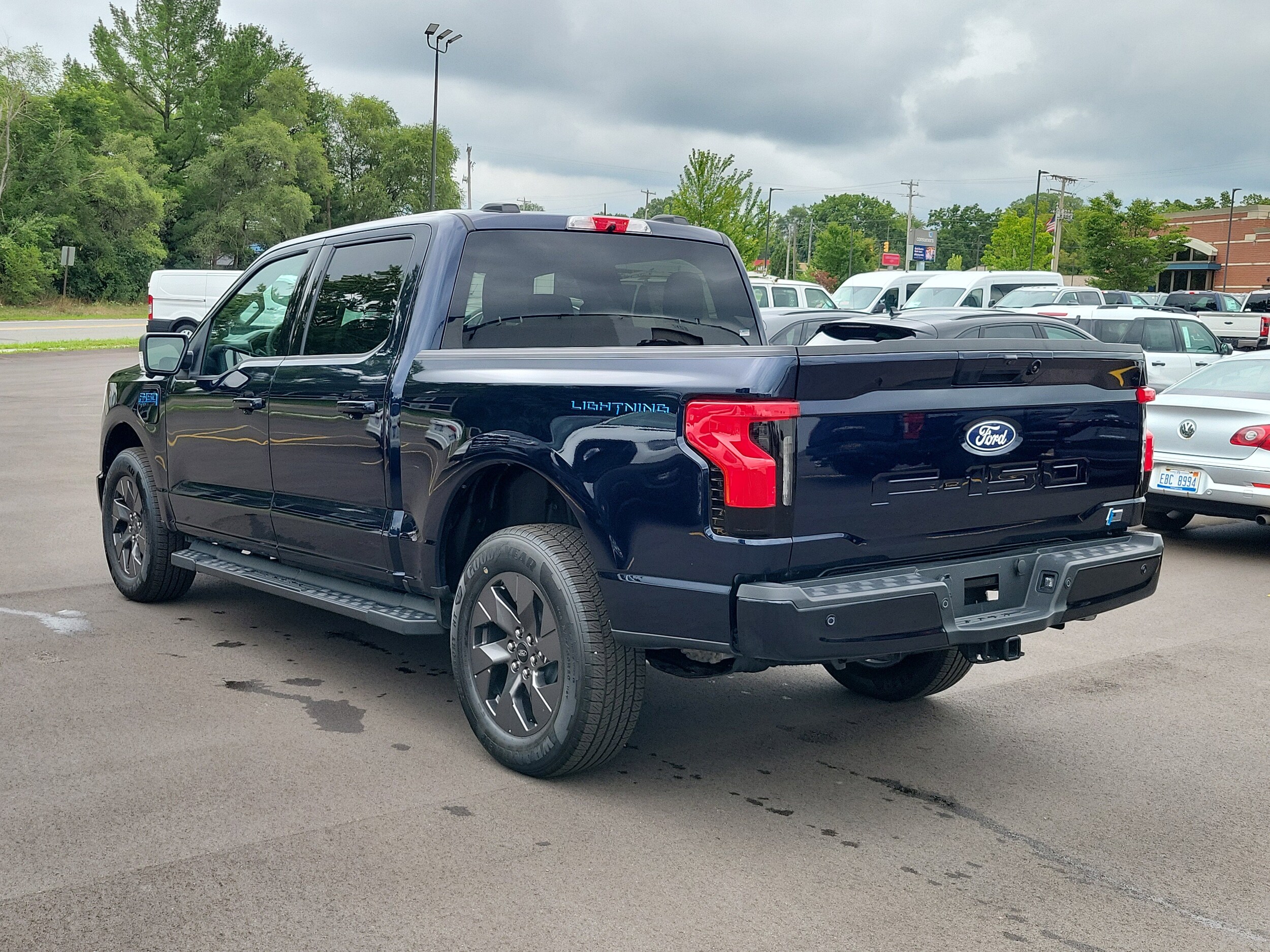 2025 Ford F-150 Lightning photo 3