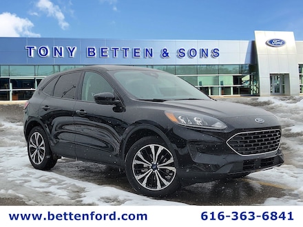 2022 Ford Escape SE/ Cold Weather/ Power Liftgate/ Power Seat/ SE AWD