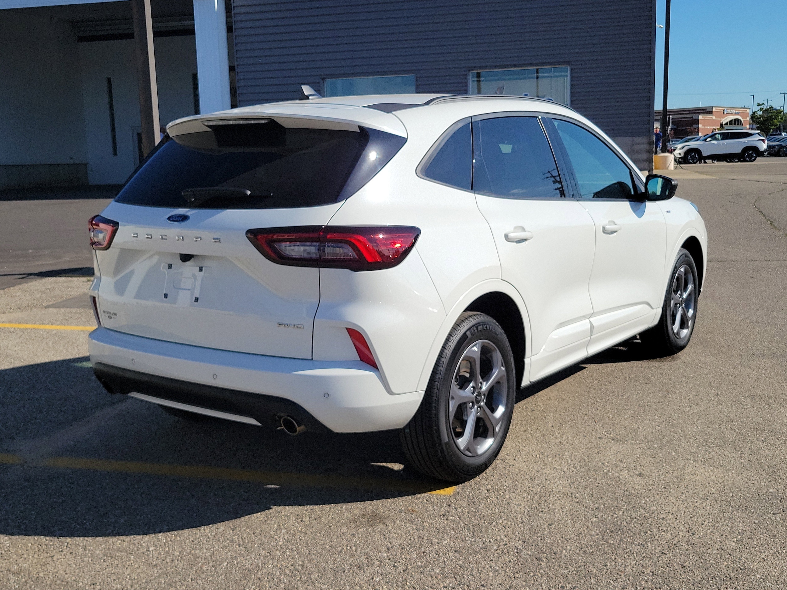 2023 Ford Escape ST-Line photo 4