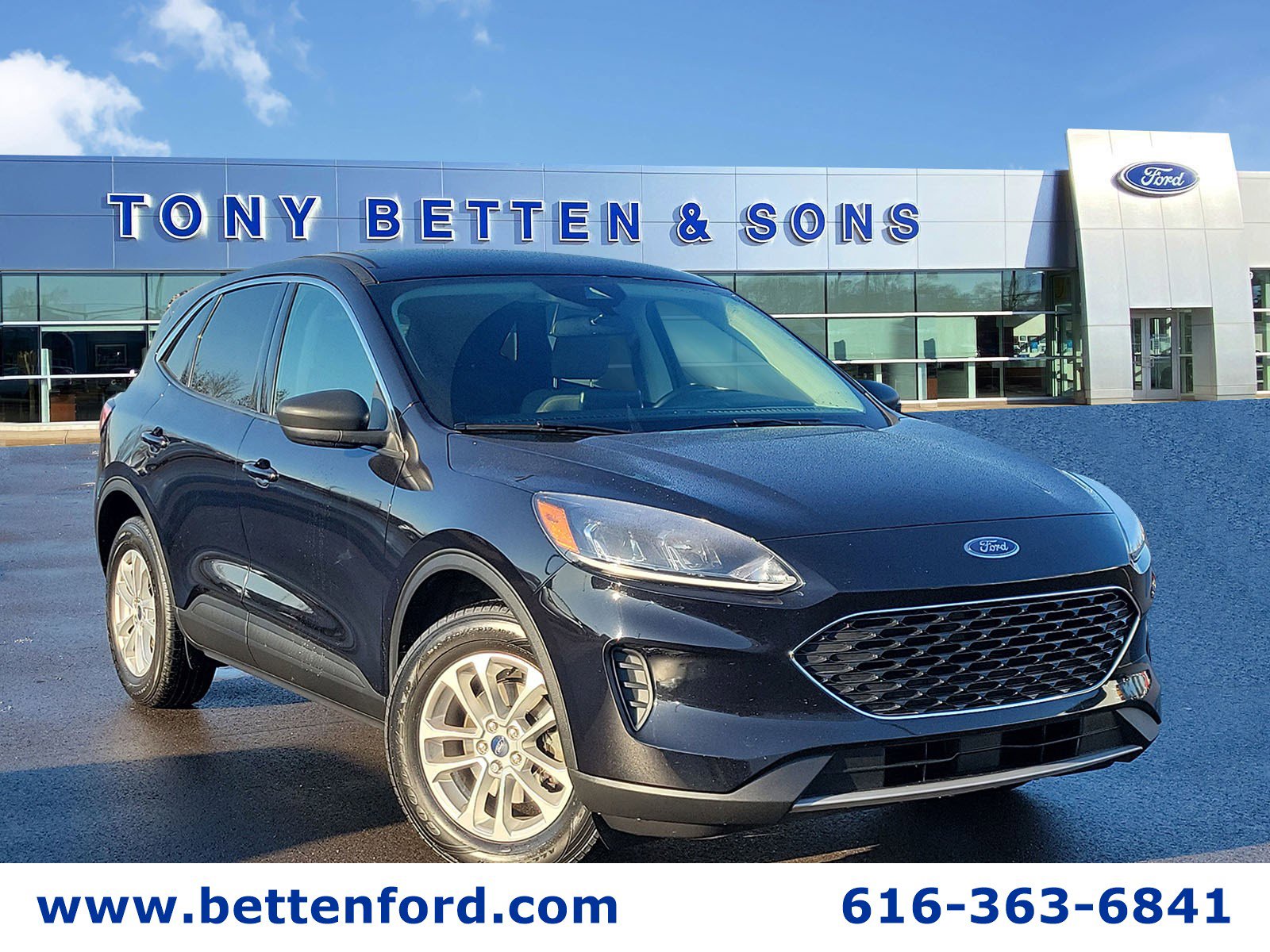 2022 Ford Escape Base's photo