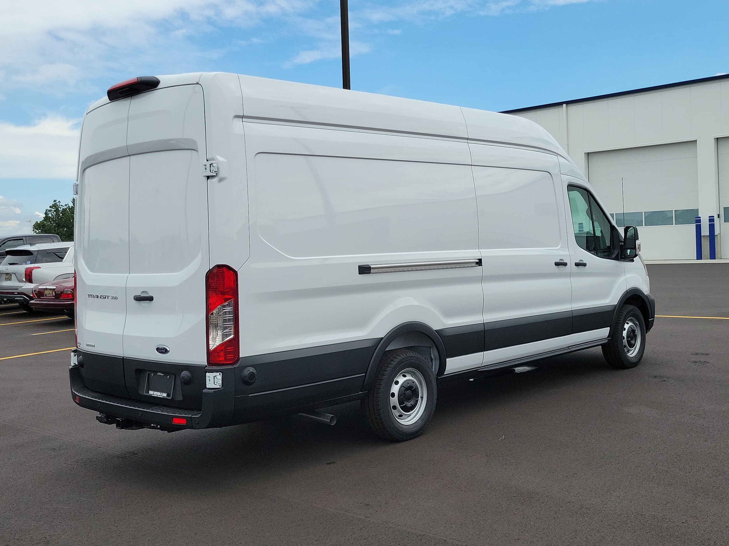 2025 Ford Transit photo 4