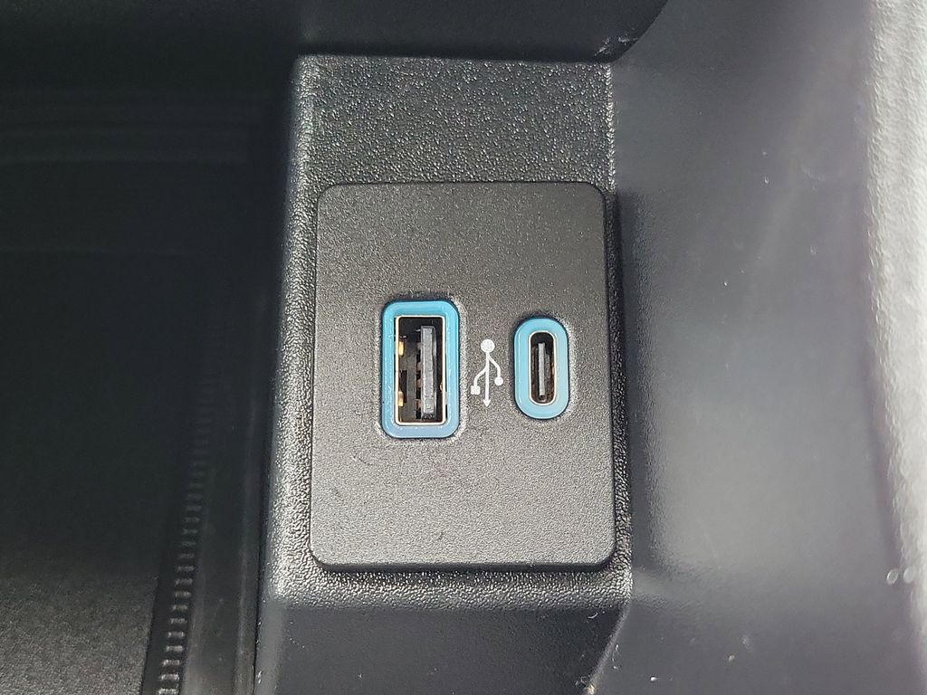 2024 Ford Edge SEL - Photo 31