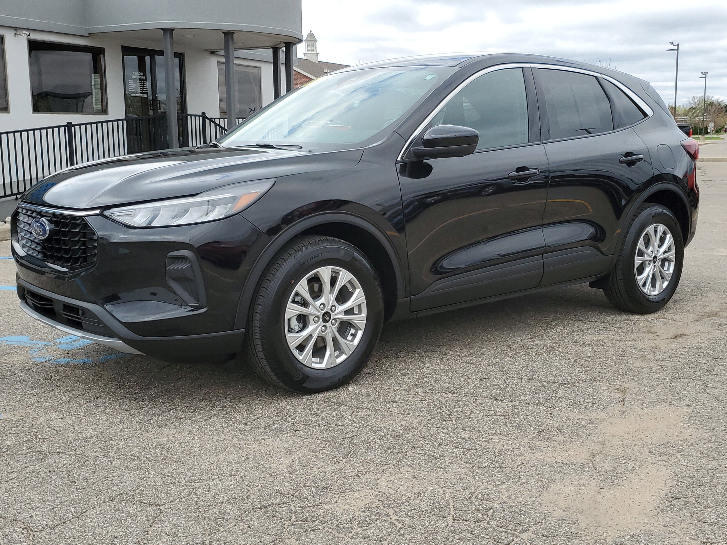 2023 Ford Escape Active photo 2