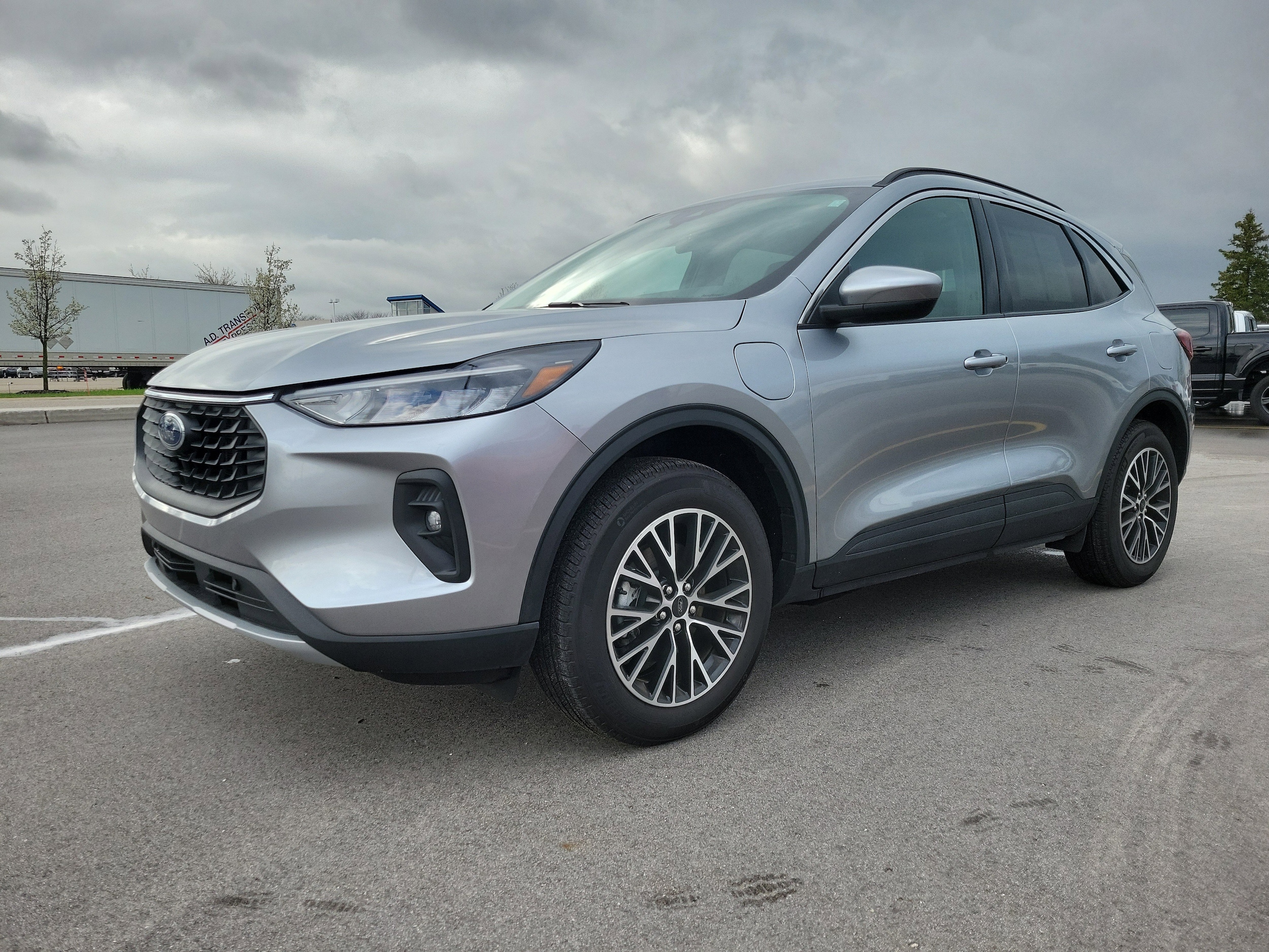 Used 2024 Ford Escape PHEV with VIN 1FMCU0E16RUA54536 for sale in Grand Rapids, MI