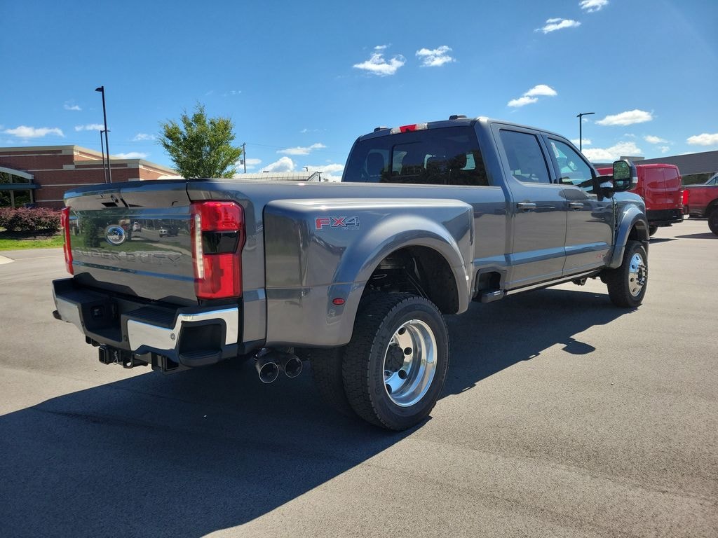New 2026 Ford F-450 F-450® Lariat® Truck Crew Cab