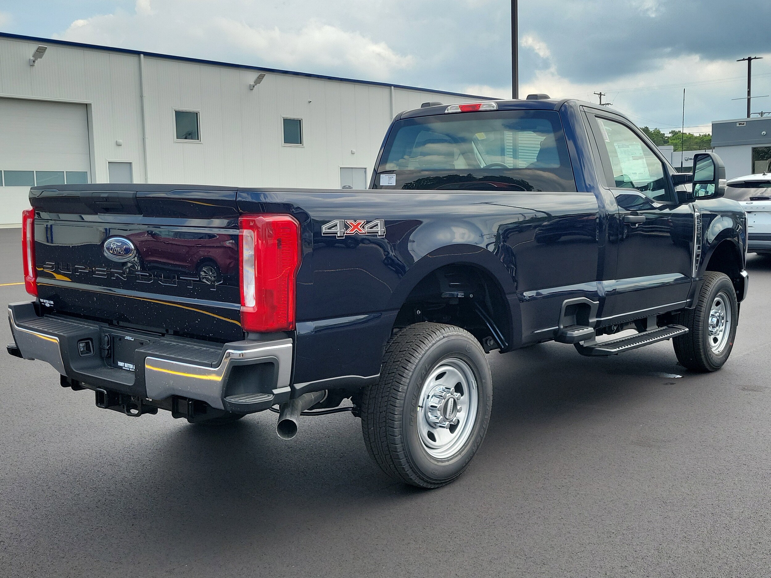 2025 Ford F-350 XL photo 4