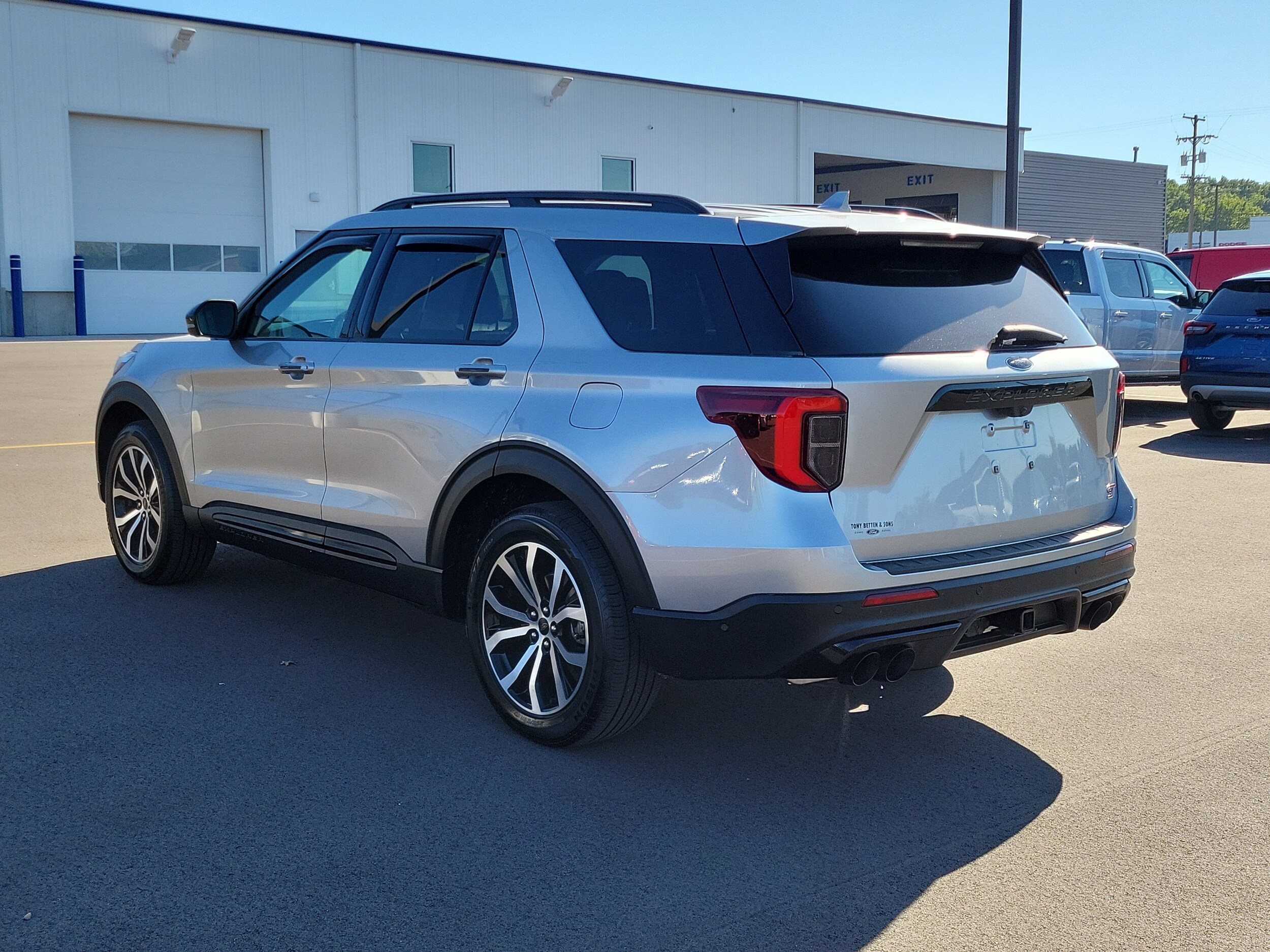 2020 Ford Explorer ST photo 3