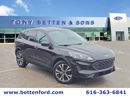 2022 Ford Escape SE/ Cold Weather Pkg/ Power Liftgate/ Camera/ AWD