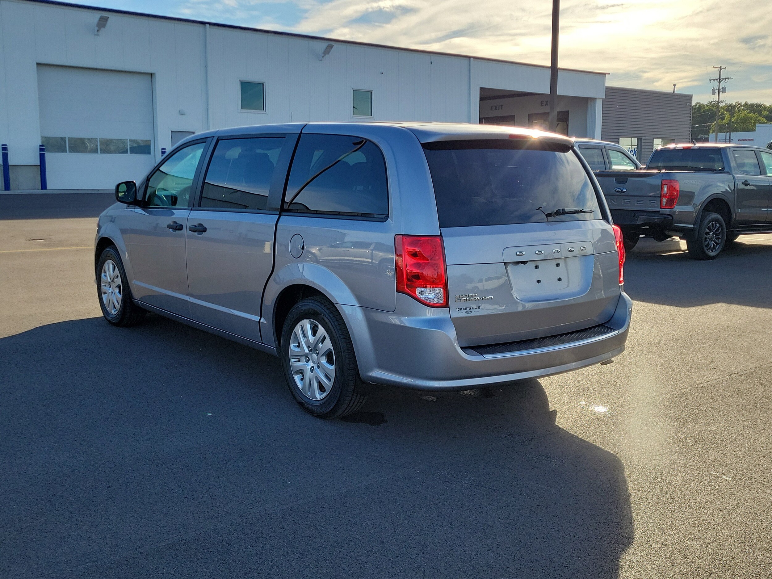 2020 Dodge Grand Caravan SE photo 2