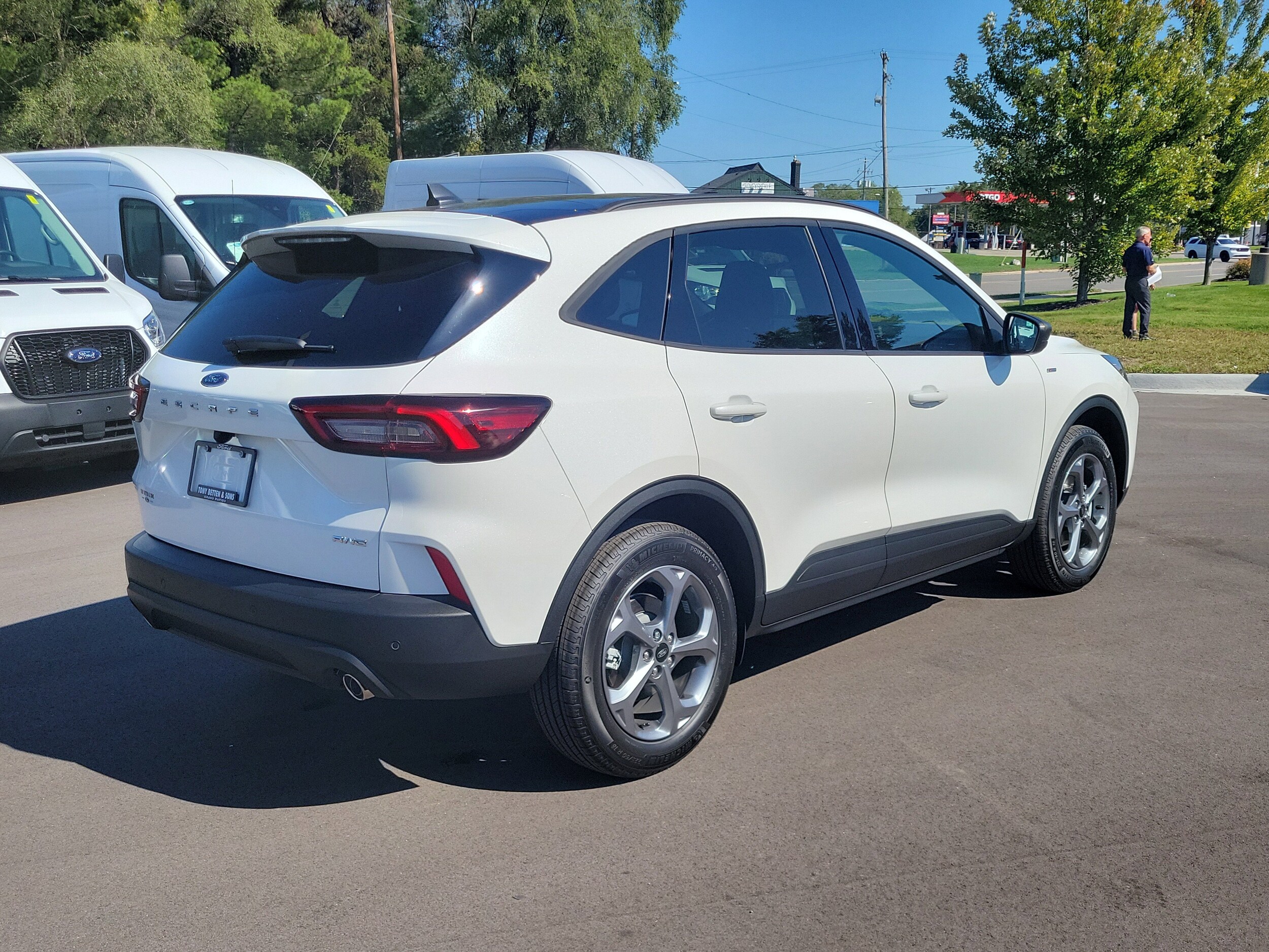2025 Ford Escape ST-Line photo 4