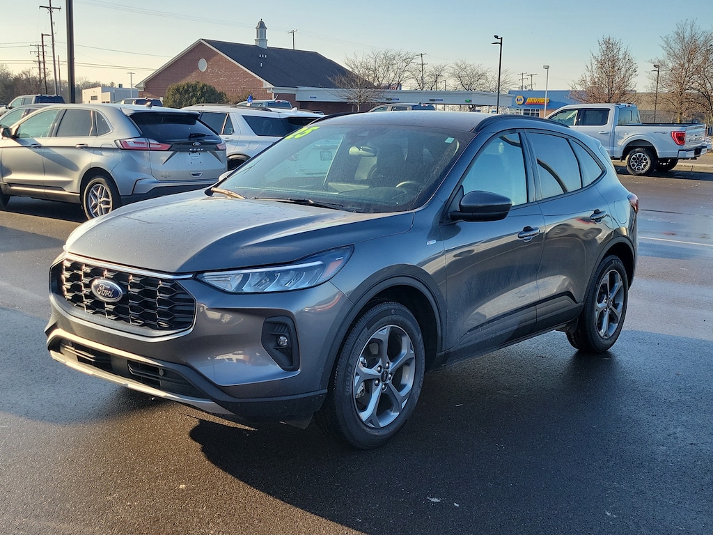 Used 2025 Ford Escape ST-Line Select Hybrid/ Tech#1 Pkg/ Nav/ Tow Pkg/ AWD